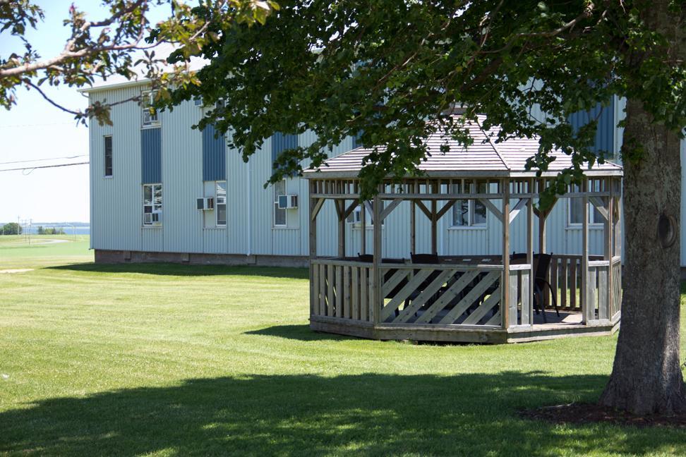 Slemon Park Hotel & Conference Centre Summerside Buitenkant foto