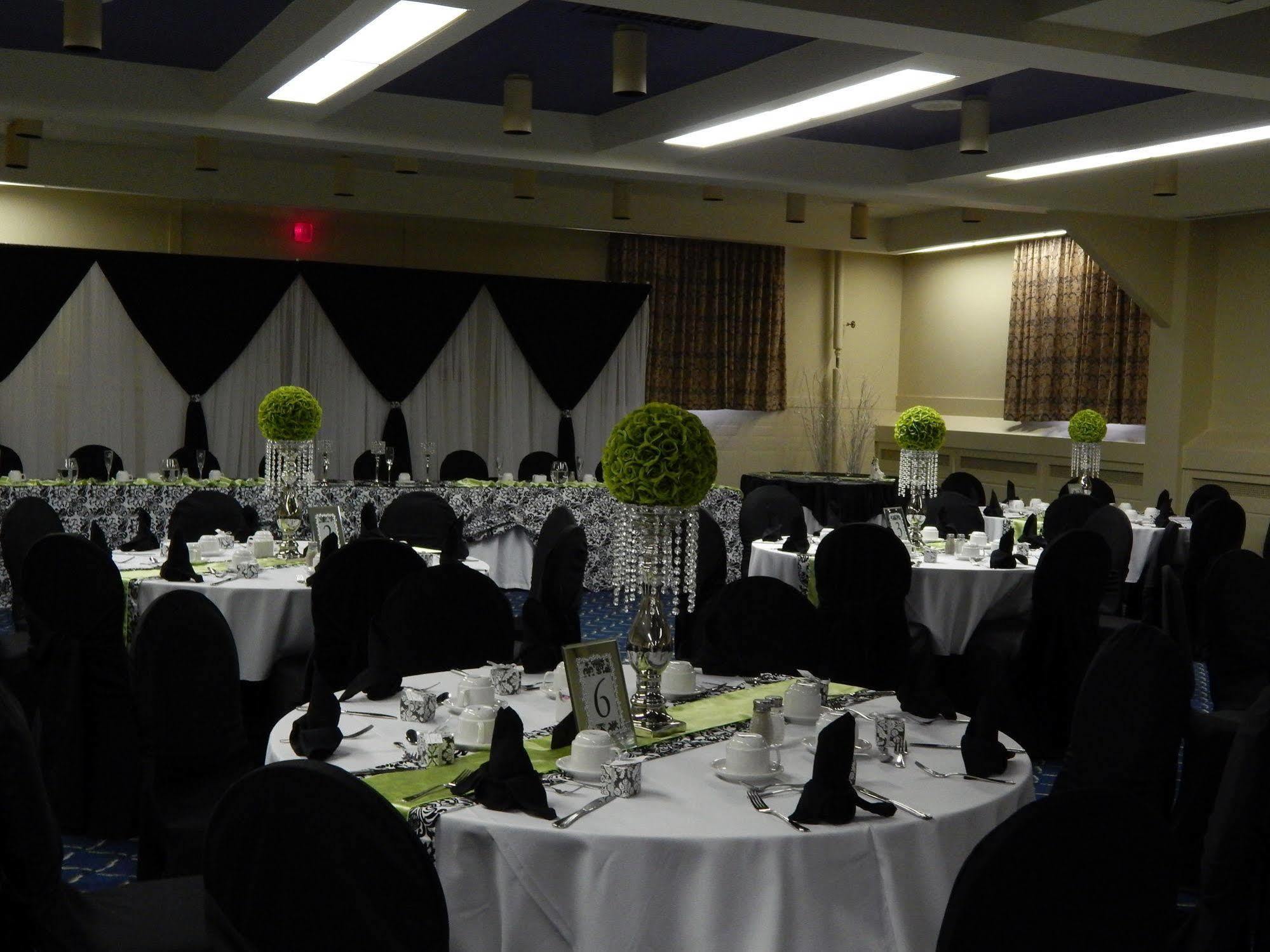 Slemon Park Hotel & Conference Centre Summerside Buitenkant foto