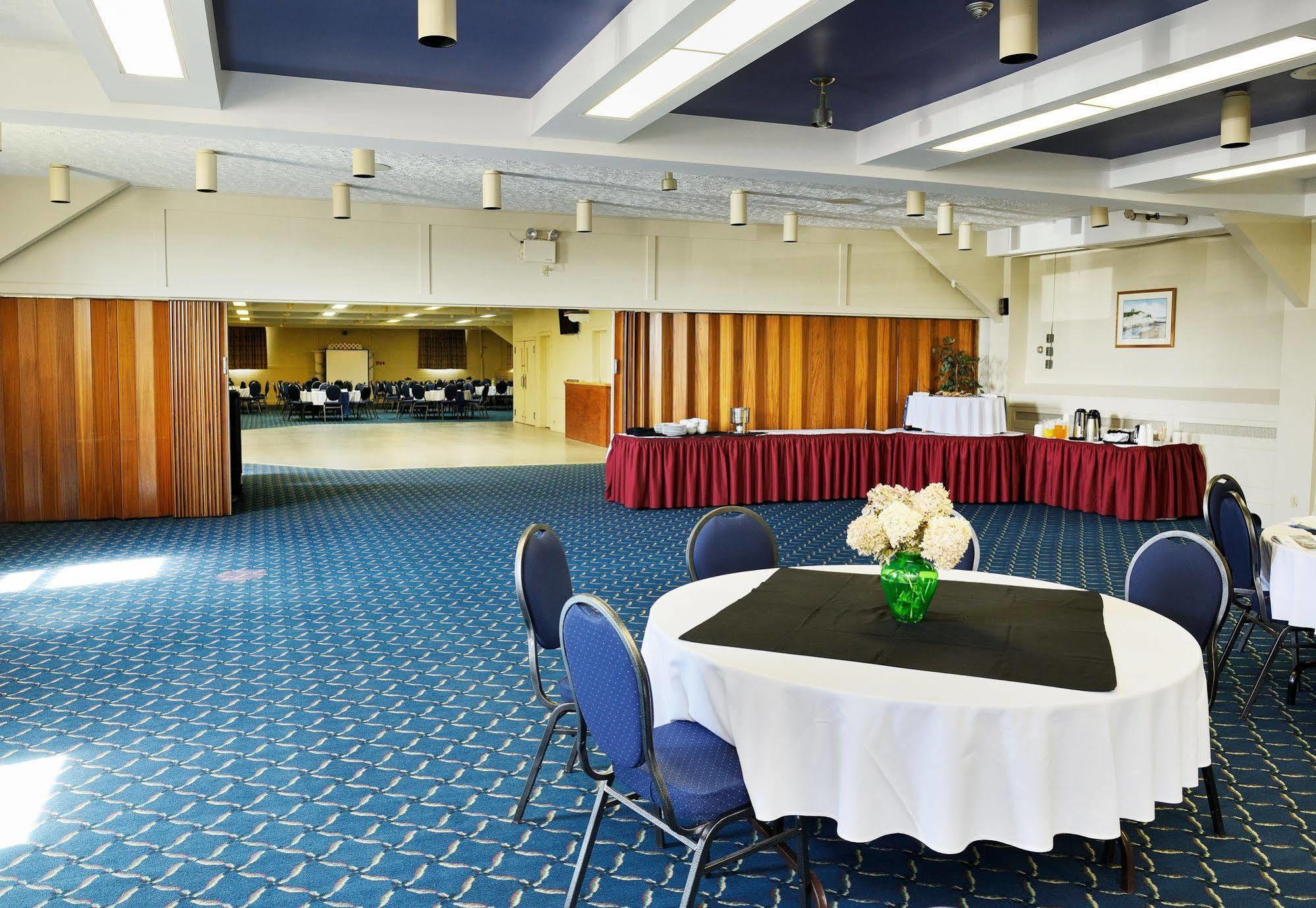 Slemon Park Hotel & Conference Centre Summerside Buitenkant foto