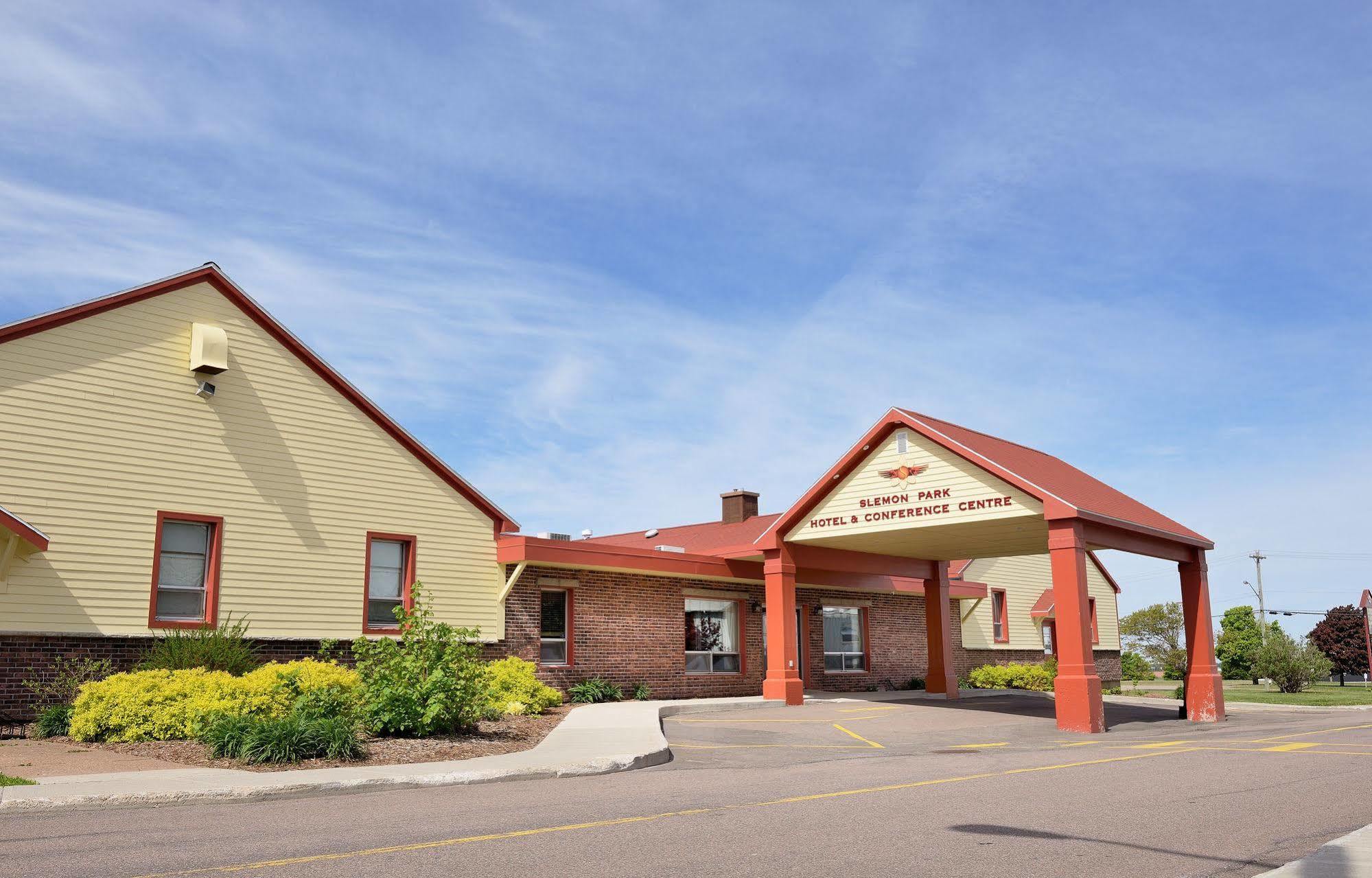 Slemon Park Hotel & Conference Centre Summerside Buitenkant foto